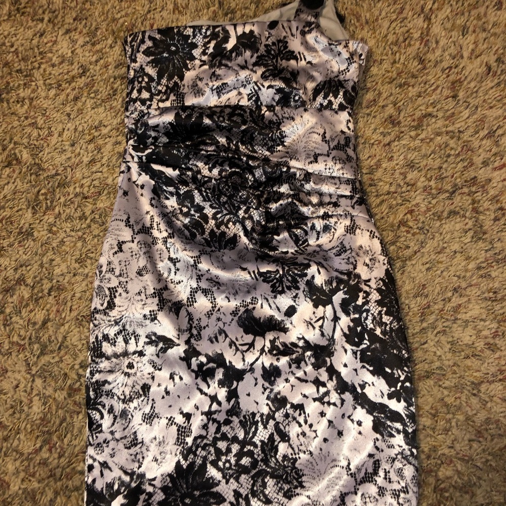 Fitted One Shoulder Dress - Picture 2 of 6